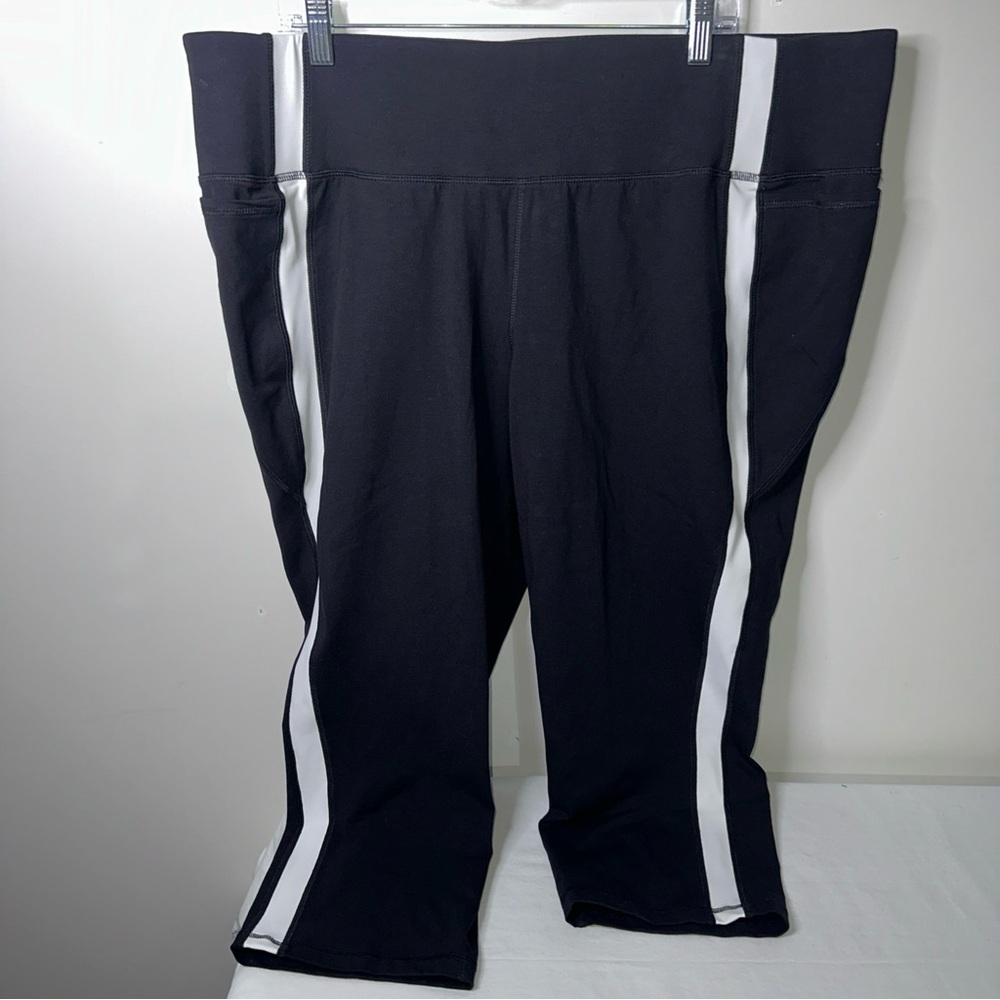 Livi by Lane Bryant Black Leggings with White Stripes